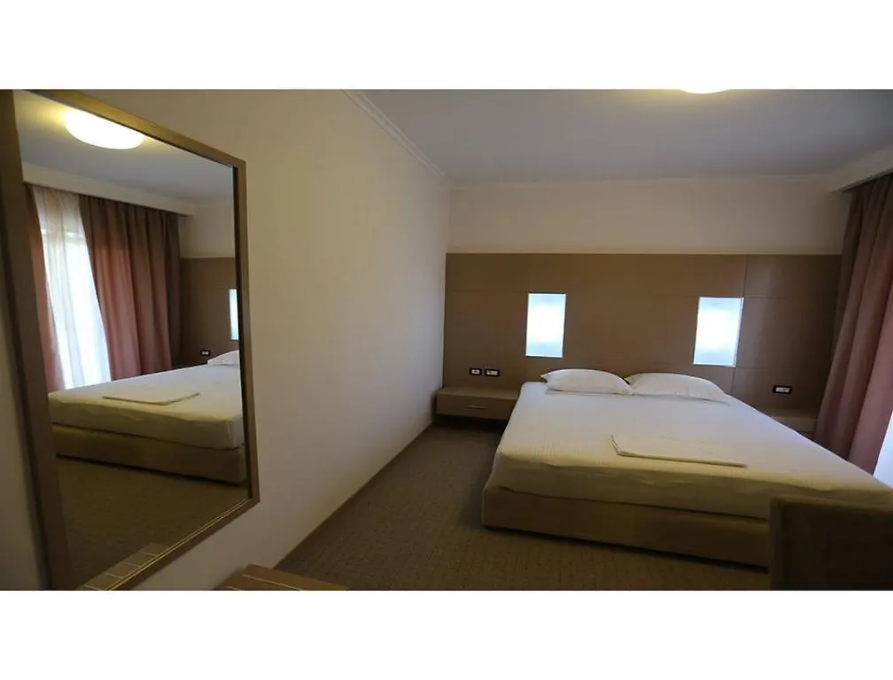 Hotel Voloreka Tushemisht 3*,
